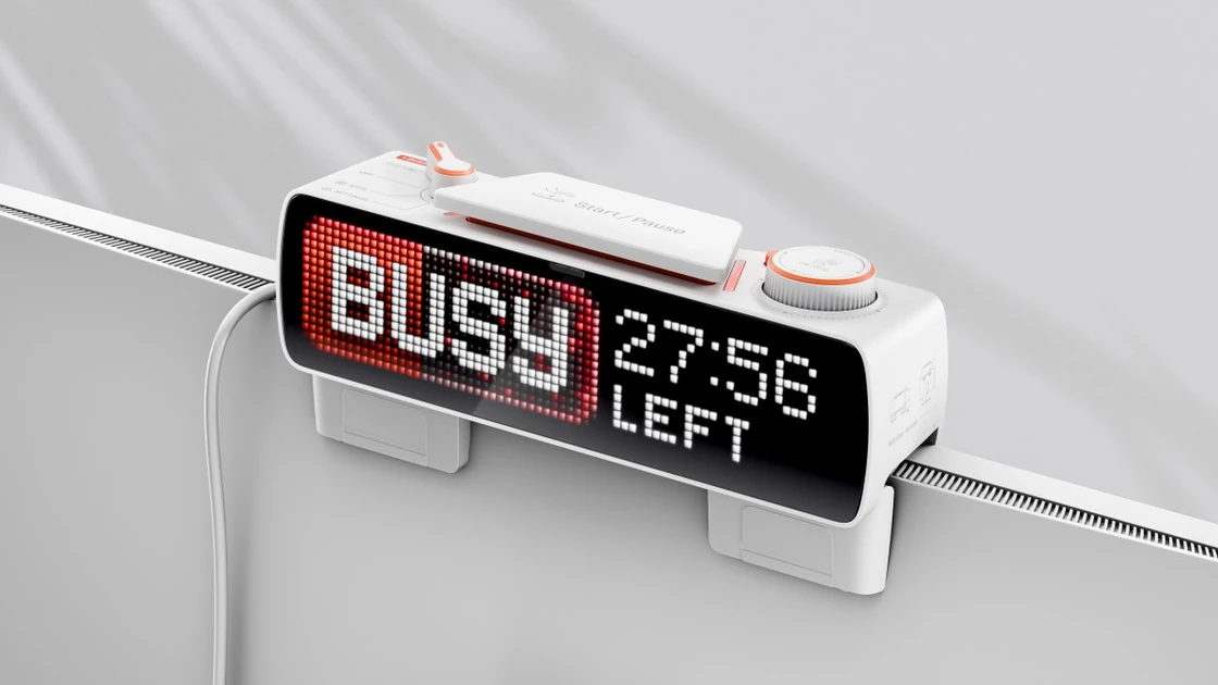 Flipper Device’s new Busy Bar is a customizable display for productivity
