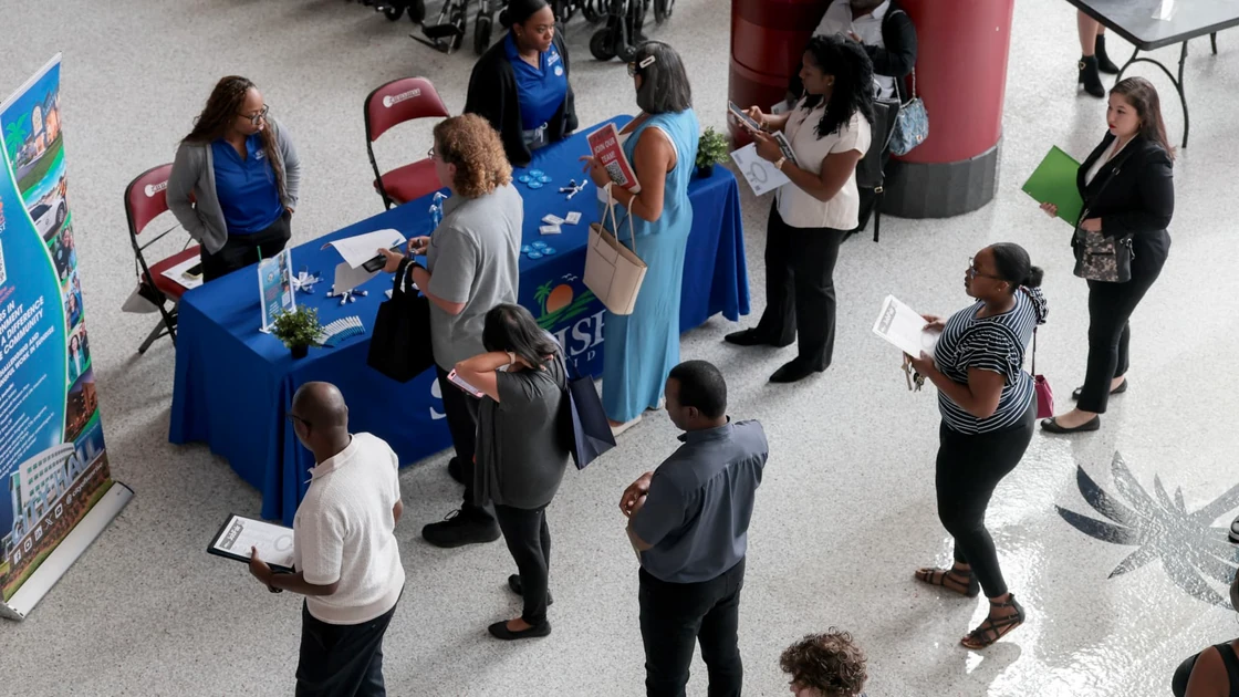 Job seekers giving up: Labor force participation falls to lowest in 50 years