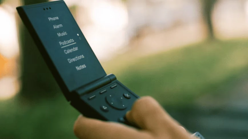 Everyone is cramming AI into phones. Light’s new flip phone strips it all out.
