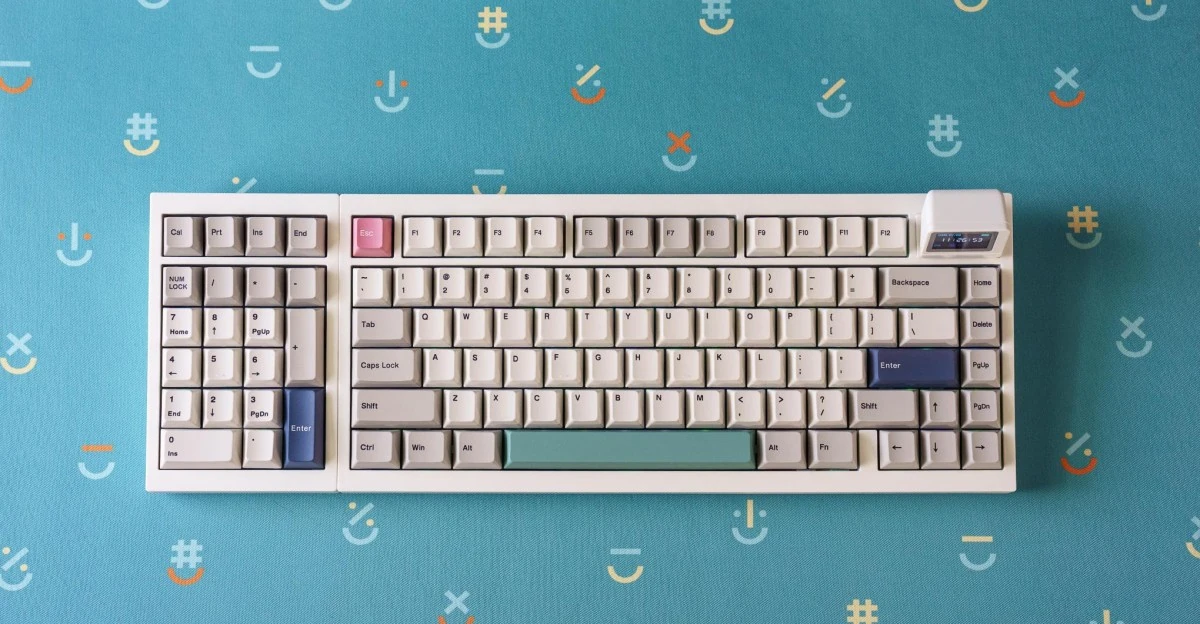 Hey number pad lovers, this is a keyboard we can finally agree on