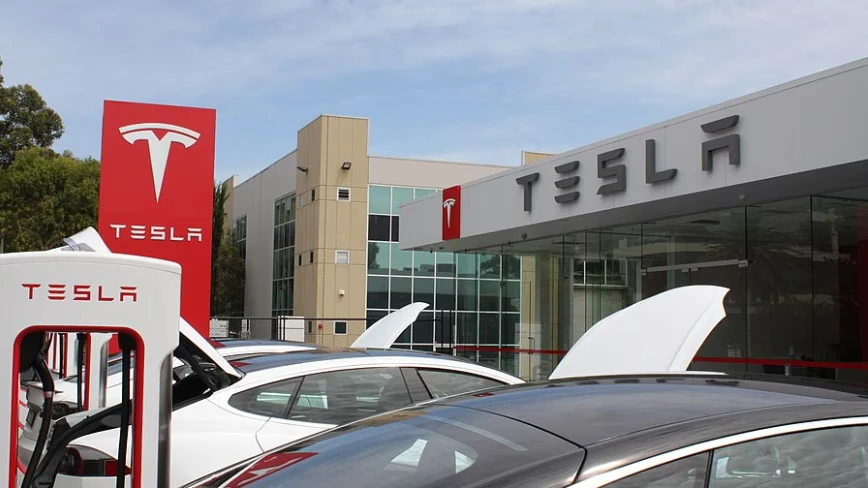 Tesla’s self-driving software is selling faster than ever, and it still needs a human driver