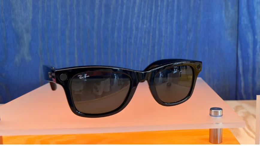 A $2 sticker defeats the one feature holding Meta’s ‘pervert glasses’ together