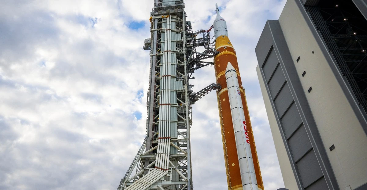 NASA wants to put a $20 billion base on the Moon