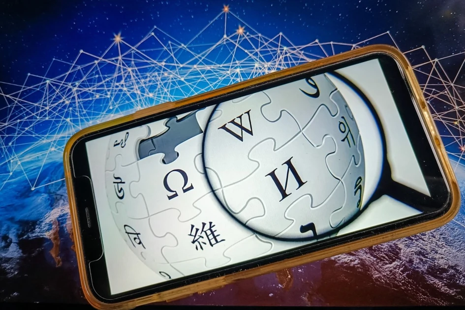 Wikipedia cracks down on the use of AI in article writing | TechCrunch