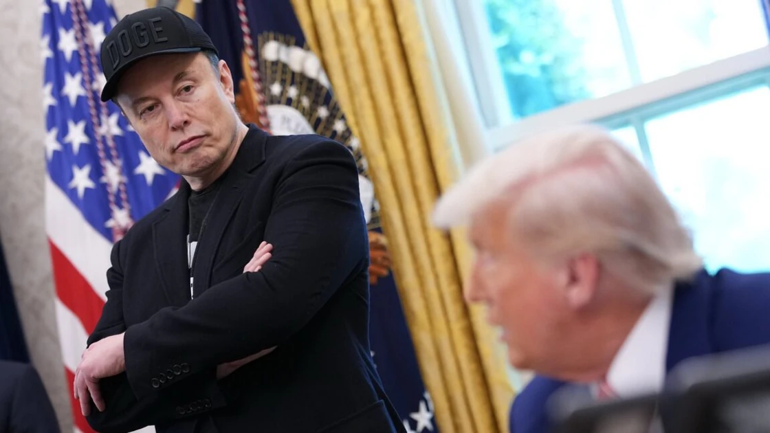 US decides SpaceX is like an airline, exempting it from Labor Relations Act