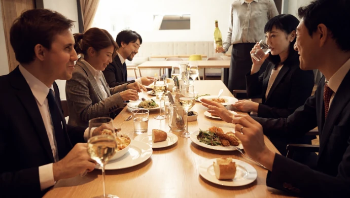 The quiet exodus: Why APAC’s B2B marketers are ditching digital marketing for executive dinners | e27