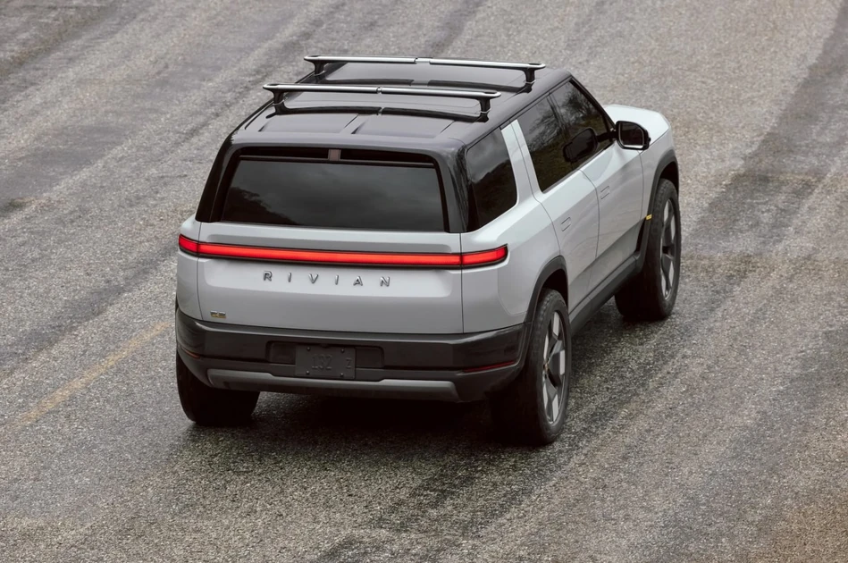 Rivian cuts hundreds of workers after R2 deliveries start