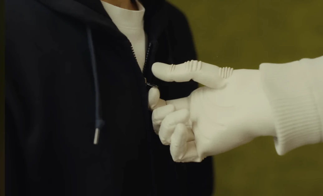 The more I watch the new NEO robot video the creepier it gets