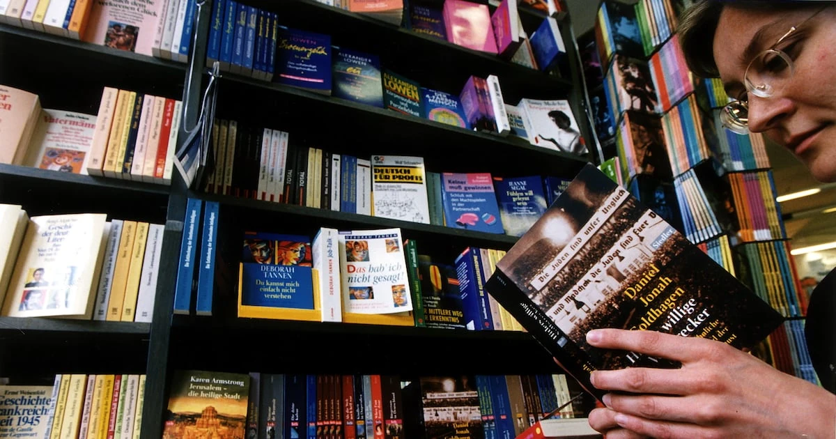 A 'bananas' order for 5000 obscure book titles fuels suspicion