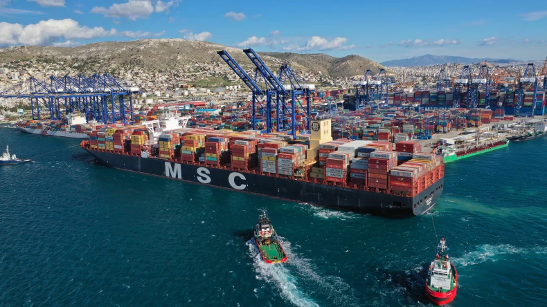 Hormuz crisis side effect: a sharp rise in container shipping rates