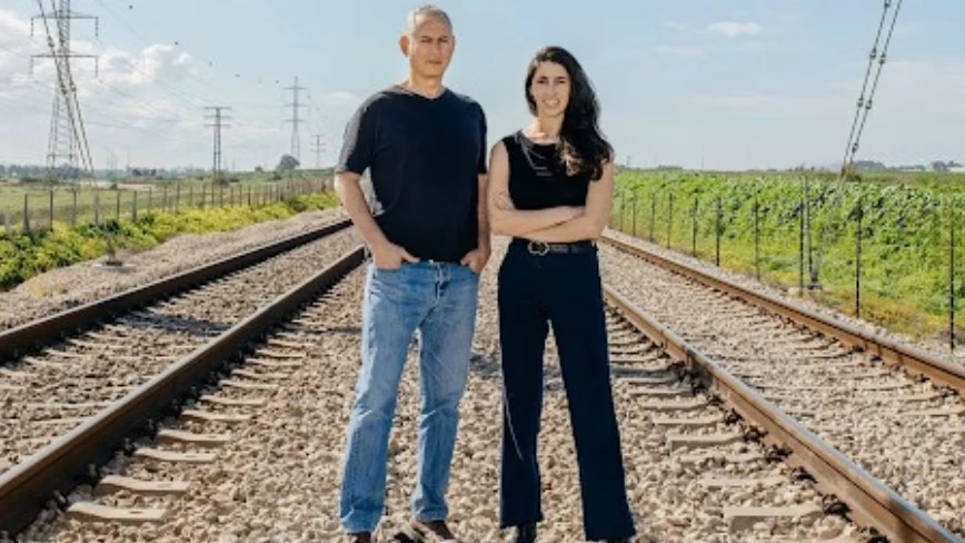 Beyond wires and batteries: Voltify’s new model for freight rail electrification