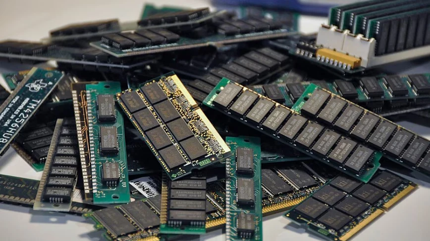 AI’s memory crunch just killed a phone. Even Apple flinched.