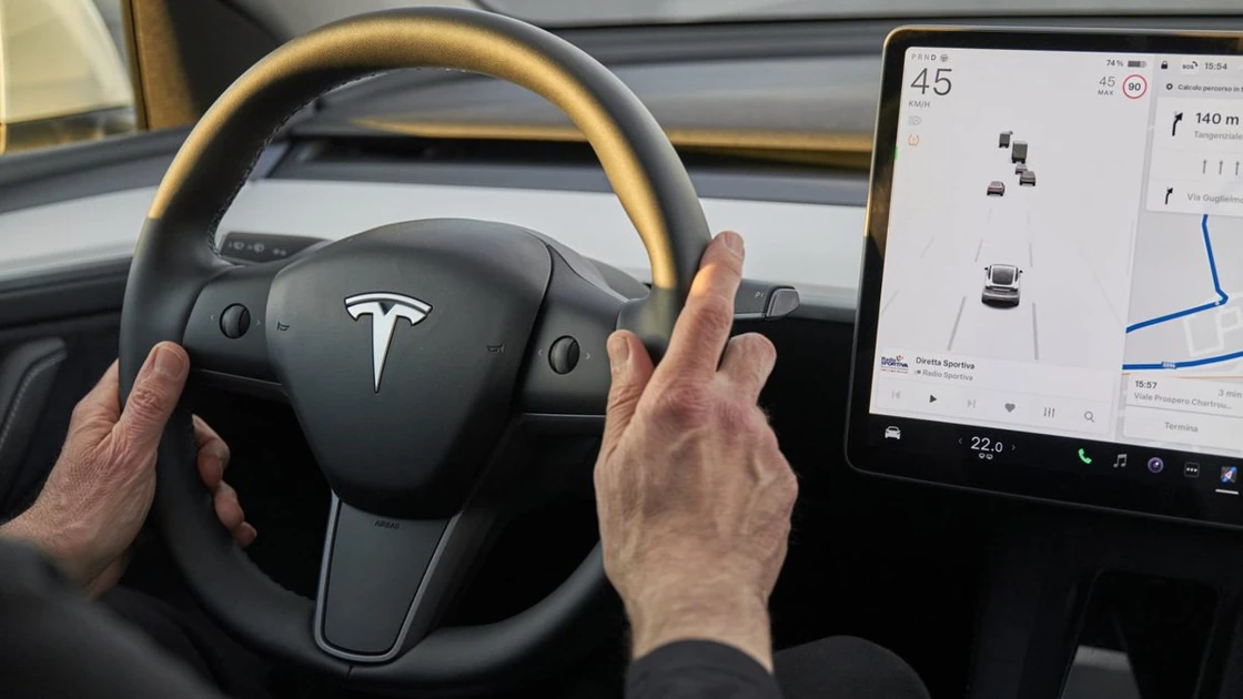 Tesla recalls 219,000 cars over rearview camera bug