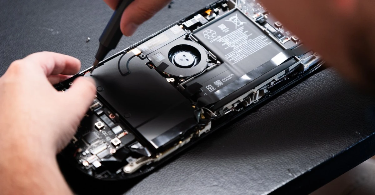 Valve says iFixit will keep selling Steam Deck batteries after all