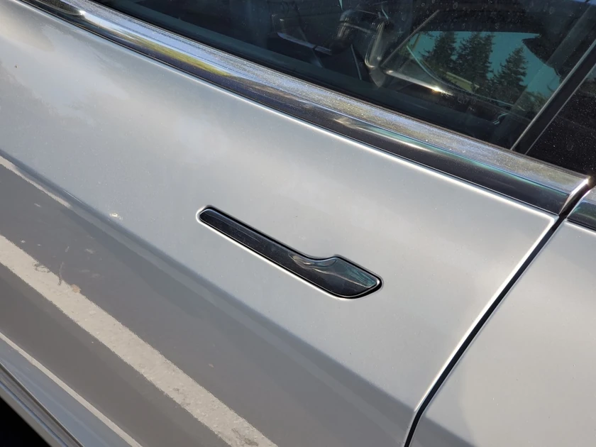 Tesla’s door handles may spur new U.S. safety rules