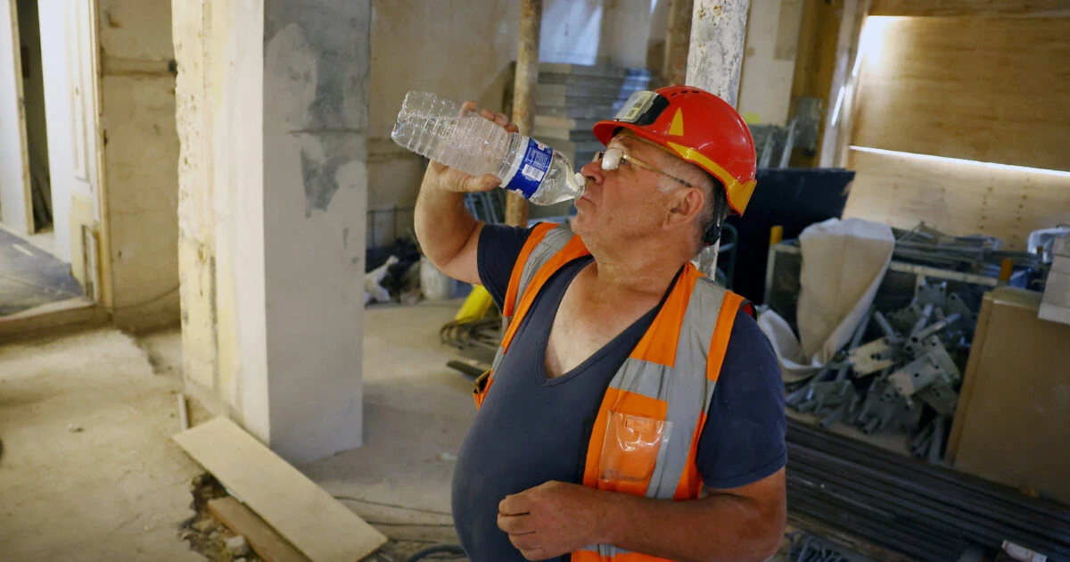 Europe's Largest Unions Demand Right to Cancel Work on Days Above 30C