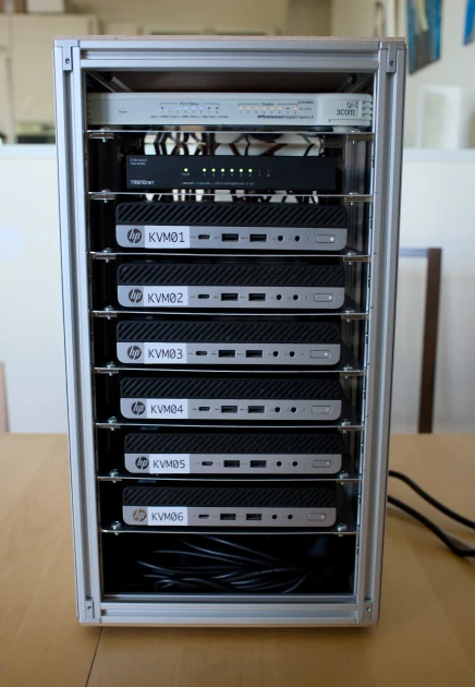I built a 10 inch mini rack from aluminium extrusions