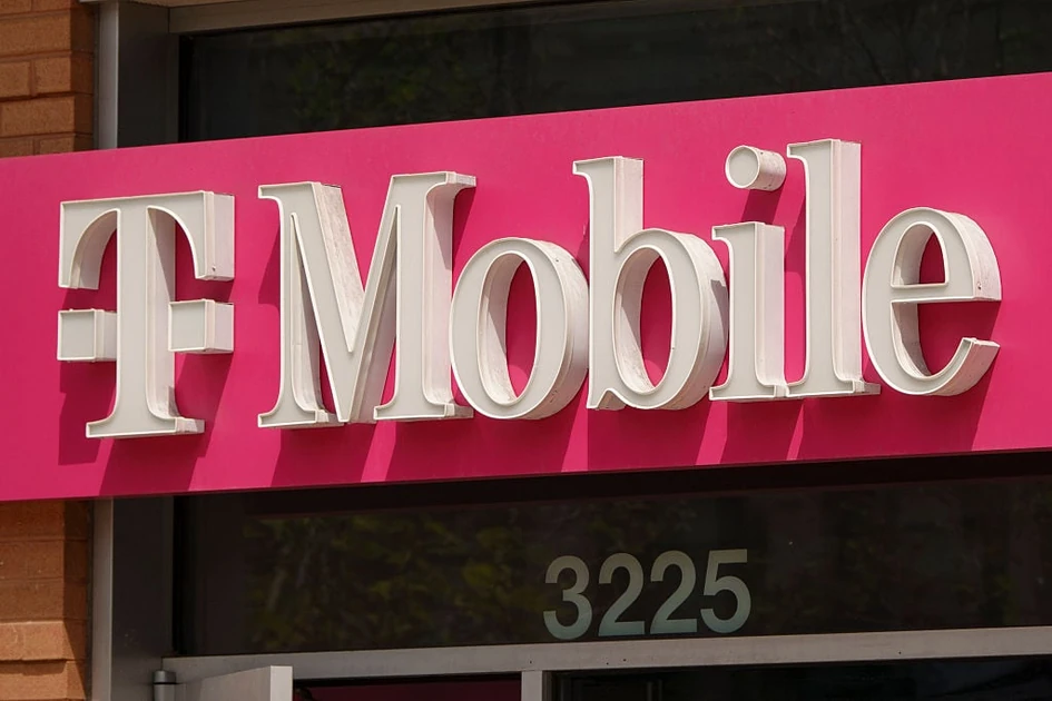 T-Mobile is down. Social media users are not taking it well.
