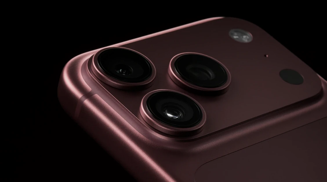 Apple's new burgundy iPhone color is dangerously chic