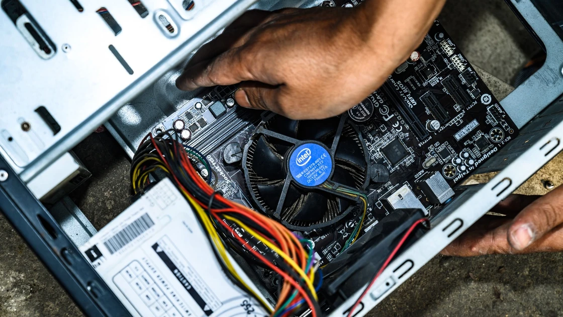 US Customs supervisor busted for stealing hardware from Homeland Security PCs