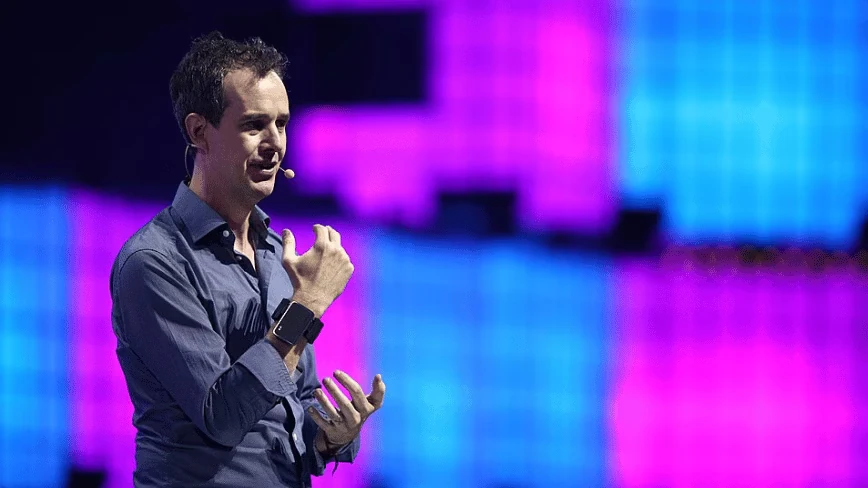 The man who built Internet Explorer wants to teach AI to think on 20 watts