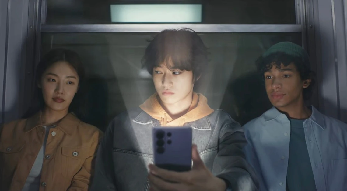 Samsung shows off new display tech that adds a privacy screen to apps and notifications | TechCrunch