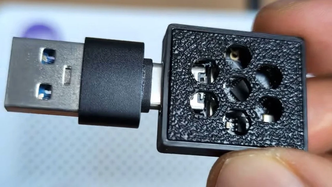 Clever hacker fits 537,000 domains in a $5 ESP32 ad-blocking dongle