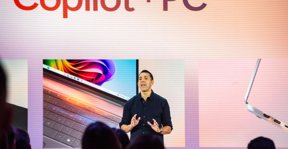 Microsoft’s consumer marketing chief to leave next year