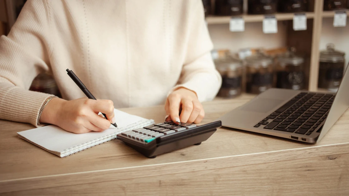 How to Start a Business With No Money (2025 Guide)