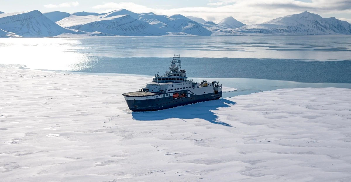 There’s an internet choke point in the Middle East — is the solution in the North Pole?