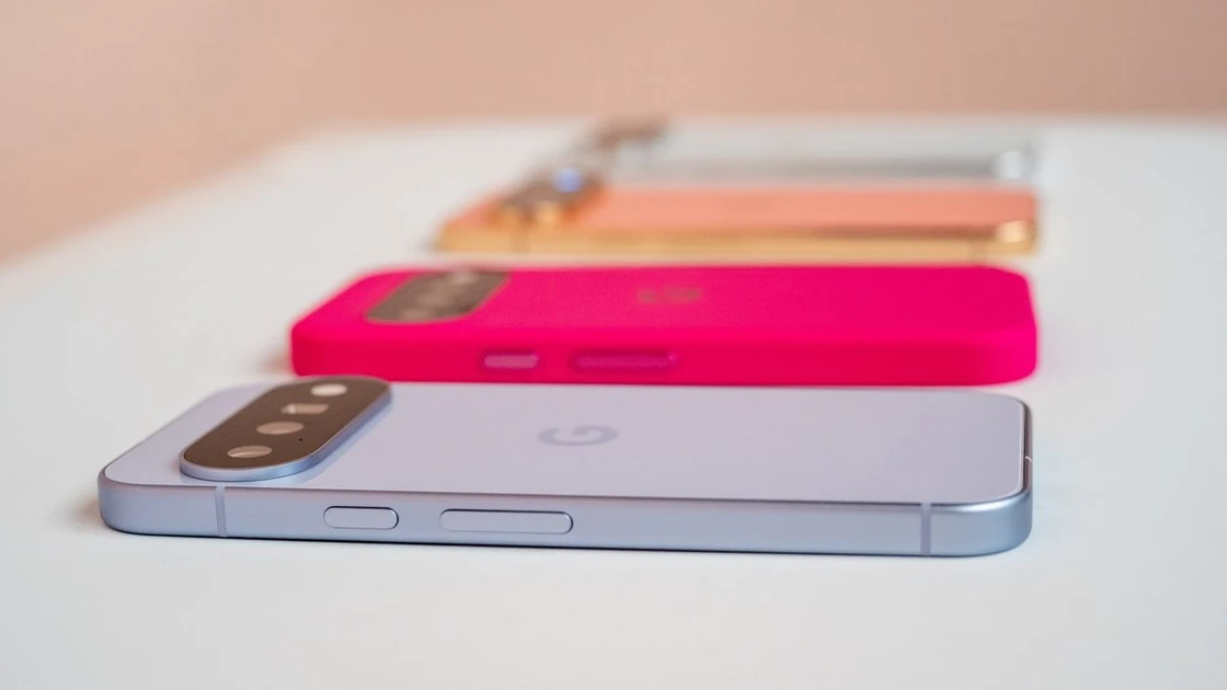 Google Pixel 11 vs Samsung Galaxy S26: Specs, price, camera details