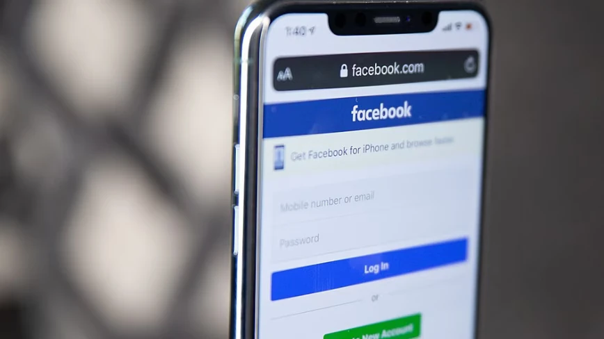 Facebook now has an AI search engine that pulls answers from your Group posts and Reels