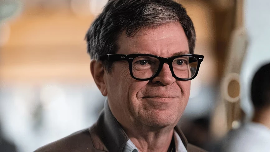 The ‘godfather of AI’ called xAI a failure and warned of a bubble. He’s also selling the alternative.