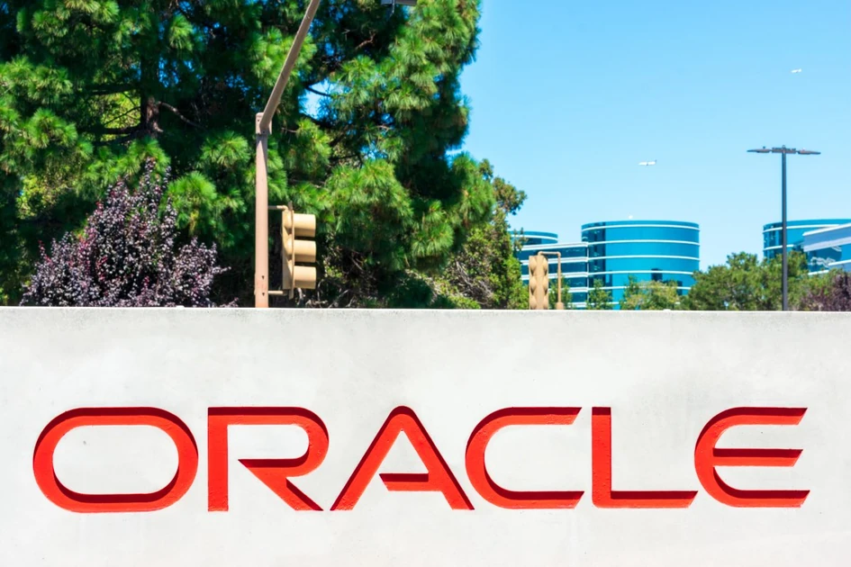 S&P downgrades Oracle to BBB – only one notch above junk level