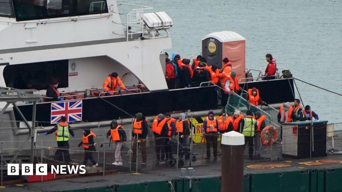 AI will be used to estimate age of asylum seekers from next year