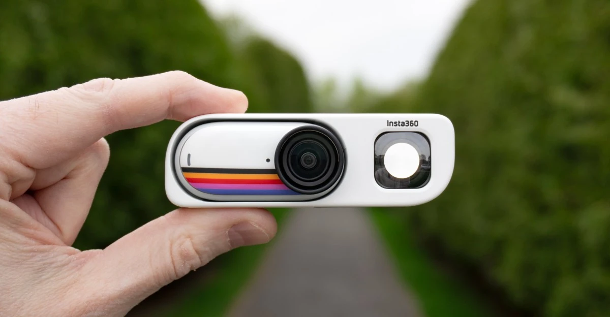 Insta360’s new viewfinder turns the action cam into a retro shooter