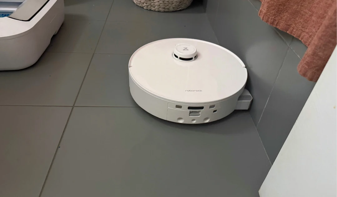 I've tested 30+ robot vacuum and mop combos, including CES 2026 models. Here are the top 5 to buy.