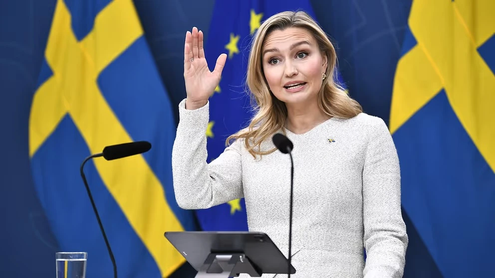 Sweden pauses Denmark power cable over EU grid rules