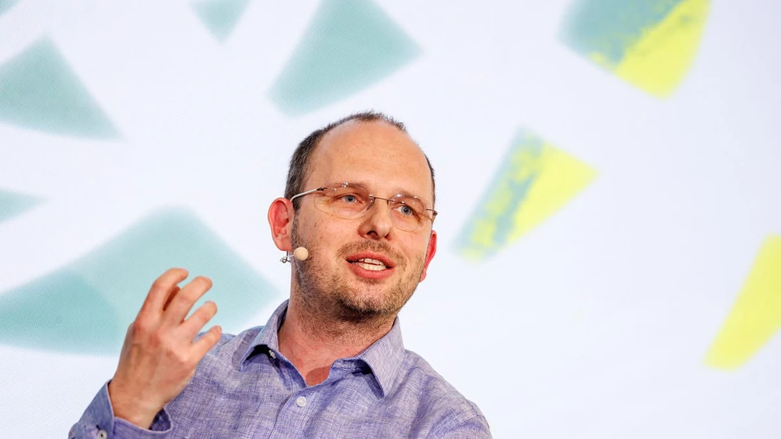 Capital-Intensive ‘Coconut’ Rounds Upend the Traditional Venture Funding Model