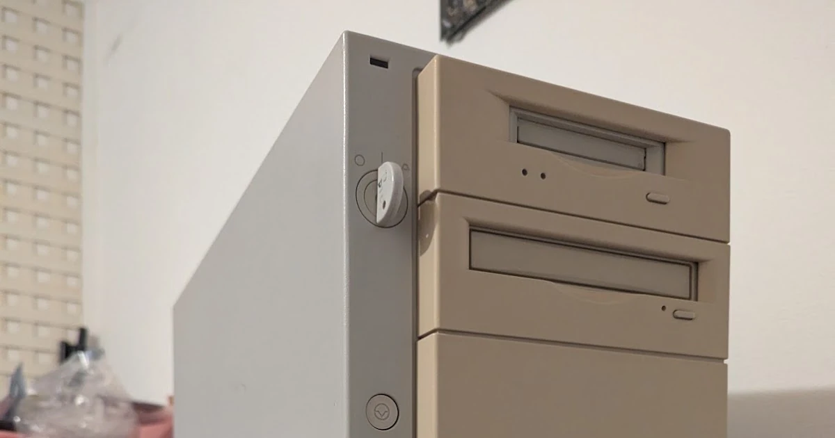 MkLinux and the pimped-out Apple Workgroup Server 9150