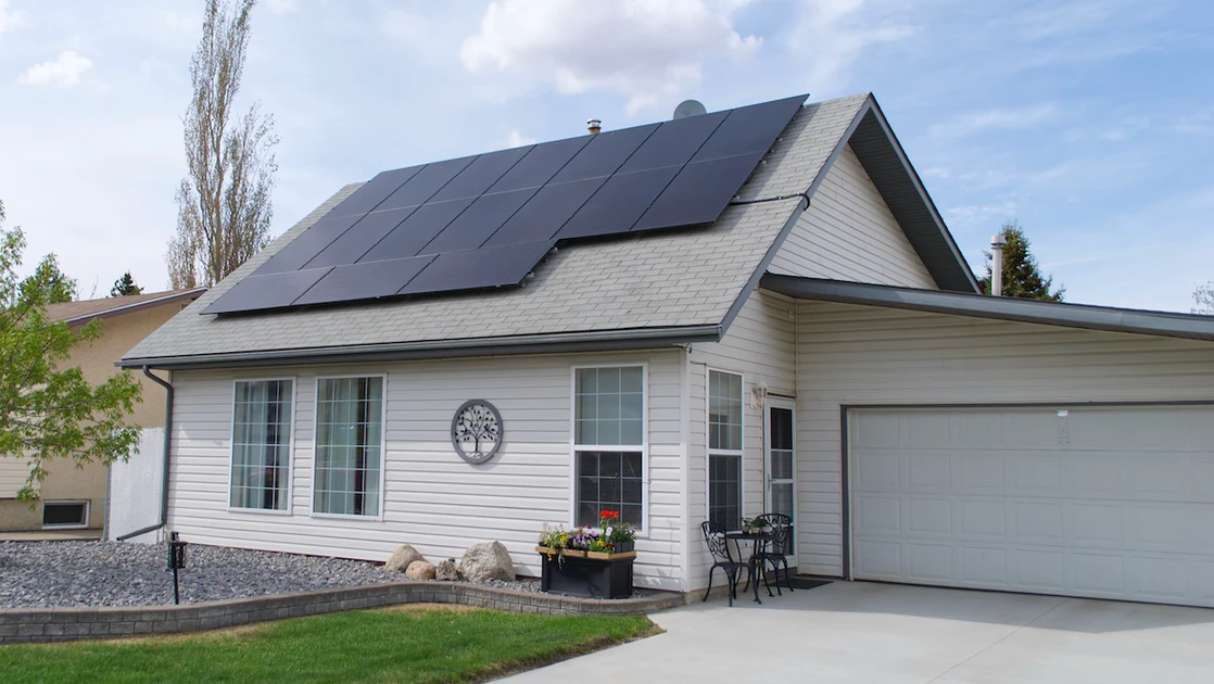 Alberta (Canada) slaps punitive tax on solar panels