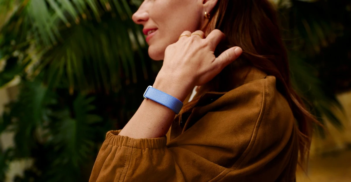 Google’s taking a big swing at AI health with the Fitbit Air