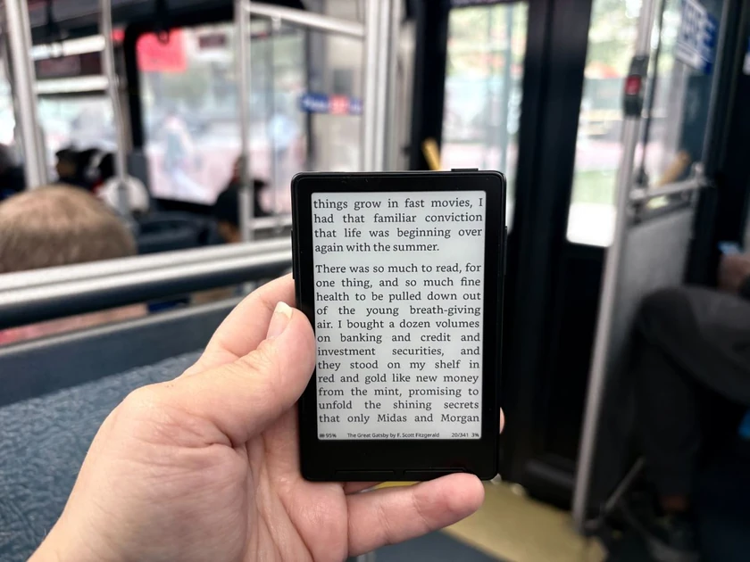 This tiny, magnetic e-reader could stop you from doomscrolling