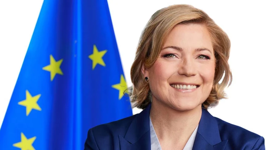 EU tech chief and Tim Cook hold ‘constructive’ talks as Siri AI stays blocked in Europe