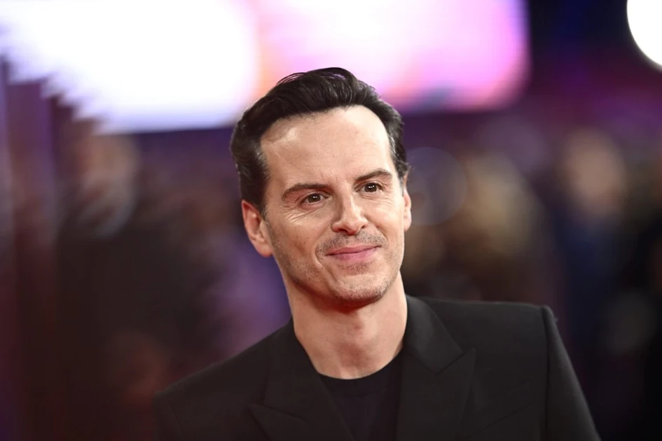 NSFW clip of 'daddy' Andrew Scott has internet in a chokehold