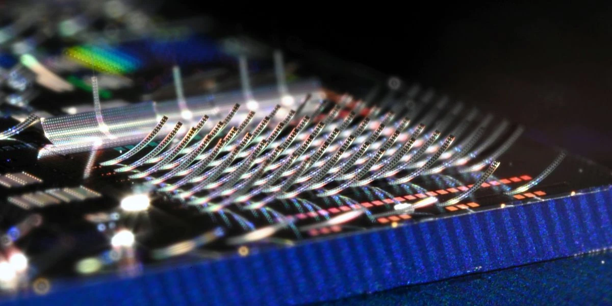 Chip Can Project Video the Size of a Grain of Sand