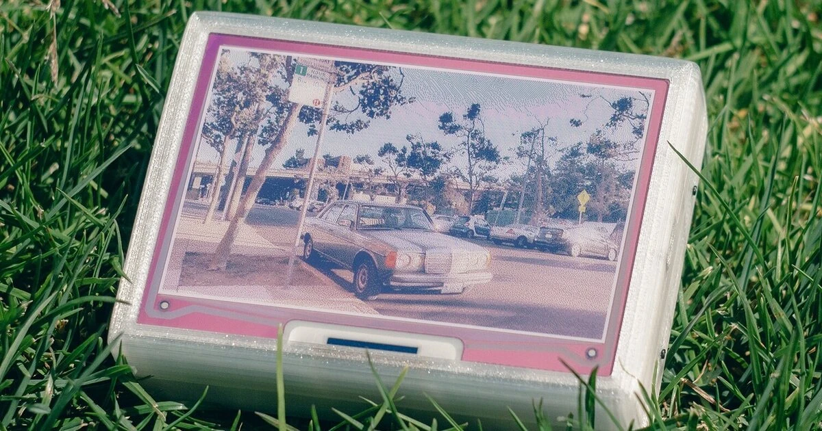 ReFrame – The EPaper Camera