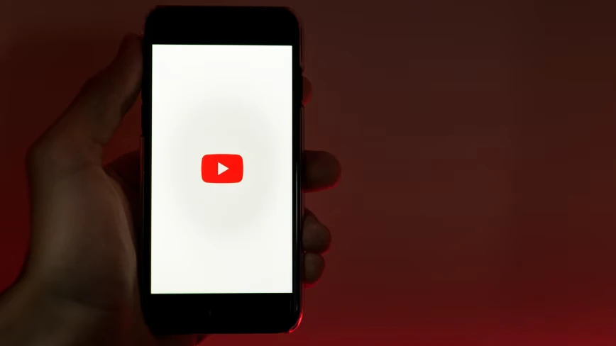 YouTube’s picture-in-picture mode is broken on Android and iOS. Google says it is investigating.