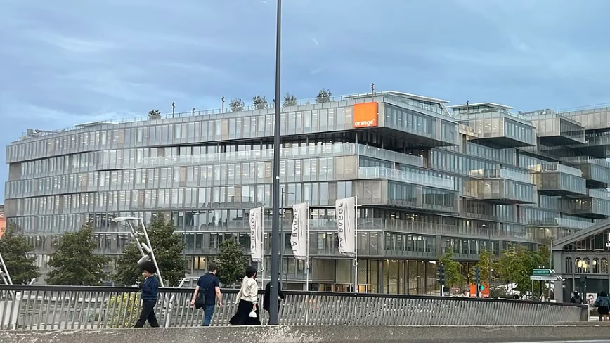 Orange raises full-year targets on Spain deal and Africa growth