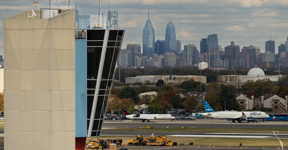 A cut cable disrupted hundreds of flights across the US